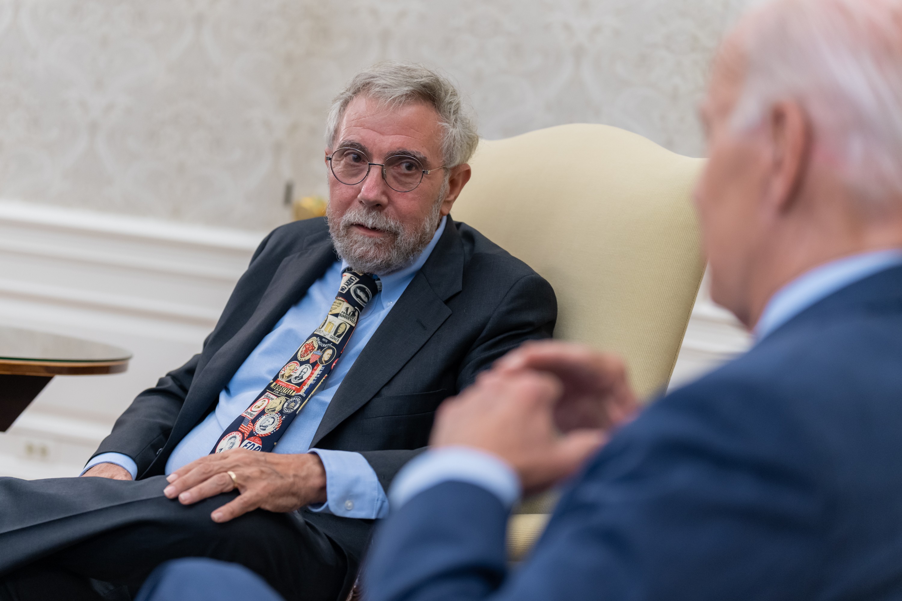 Paul Krugman ironiza Trump: quer 'governar o mundo', mas não vive sem o suco de laranja do Brasil