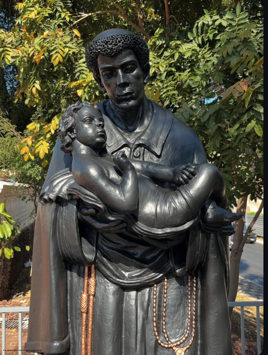 Imagem de São Benedito é restaurada e retorna ao convívio dos fiéis em Cuiabá